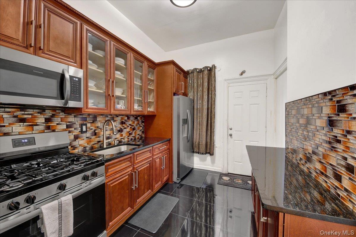 Single Family Carpenter  Bronx, NY 10470, MLS-997706-13