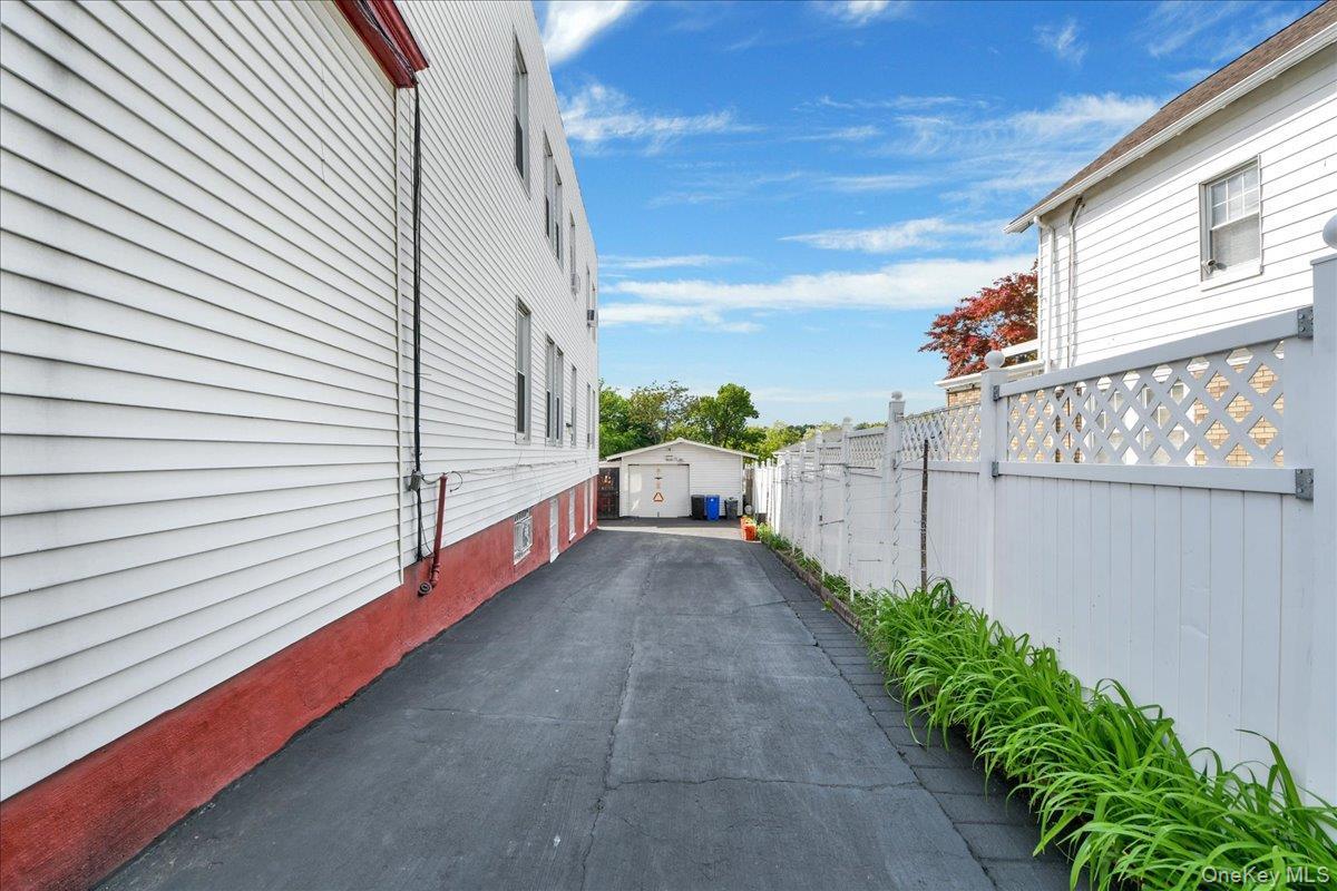 Single Family Carpenter  Bronx, NY 10470, MLS-997706-17