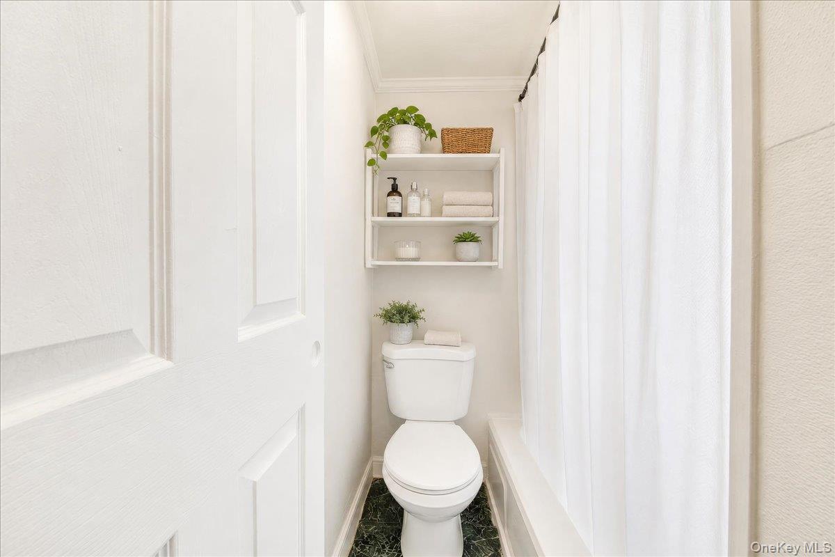 Single Family Carpenter  Bronx, NY 10470, MLS-997706-19