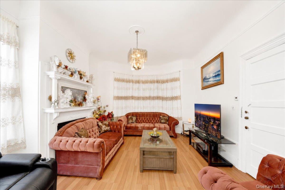 Single Family Carpenter  Bronx, NY 10470, MLS-997706-24