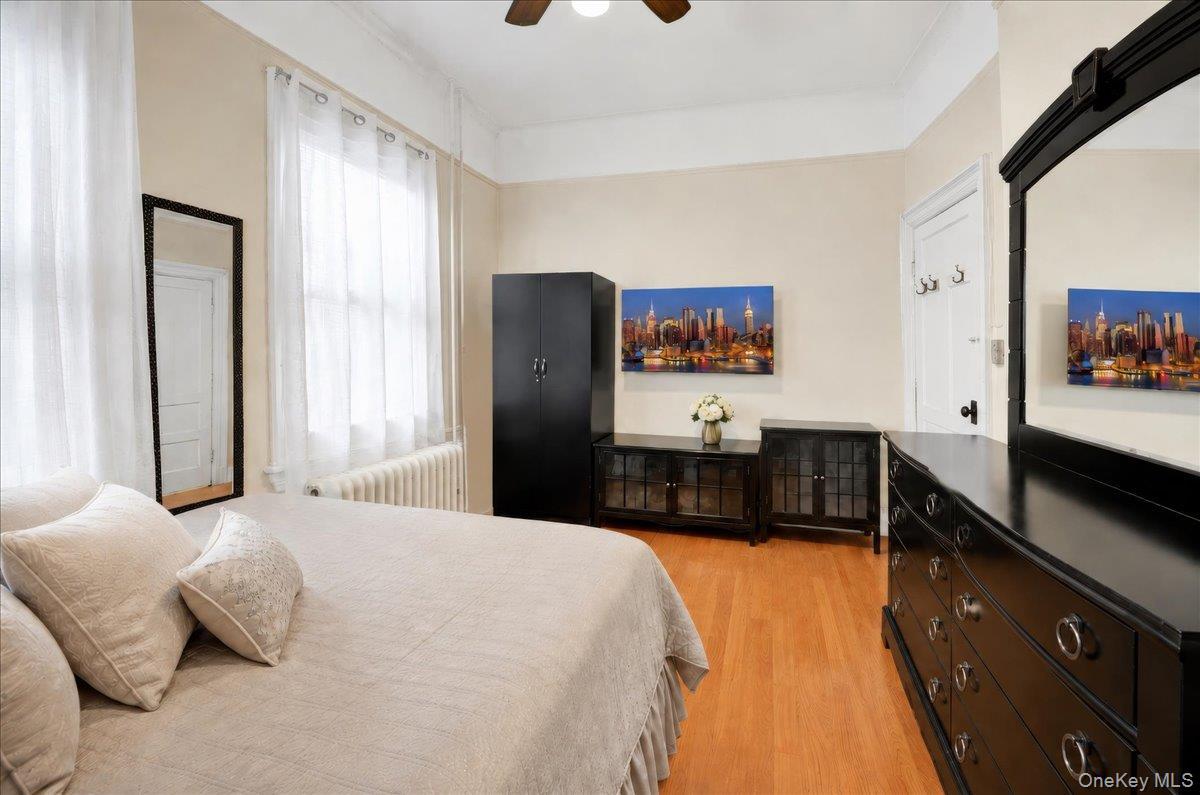 Single Family Carpenter  Bronx, NY 10470, MLS-997706-25