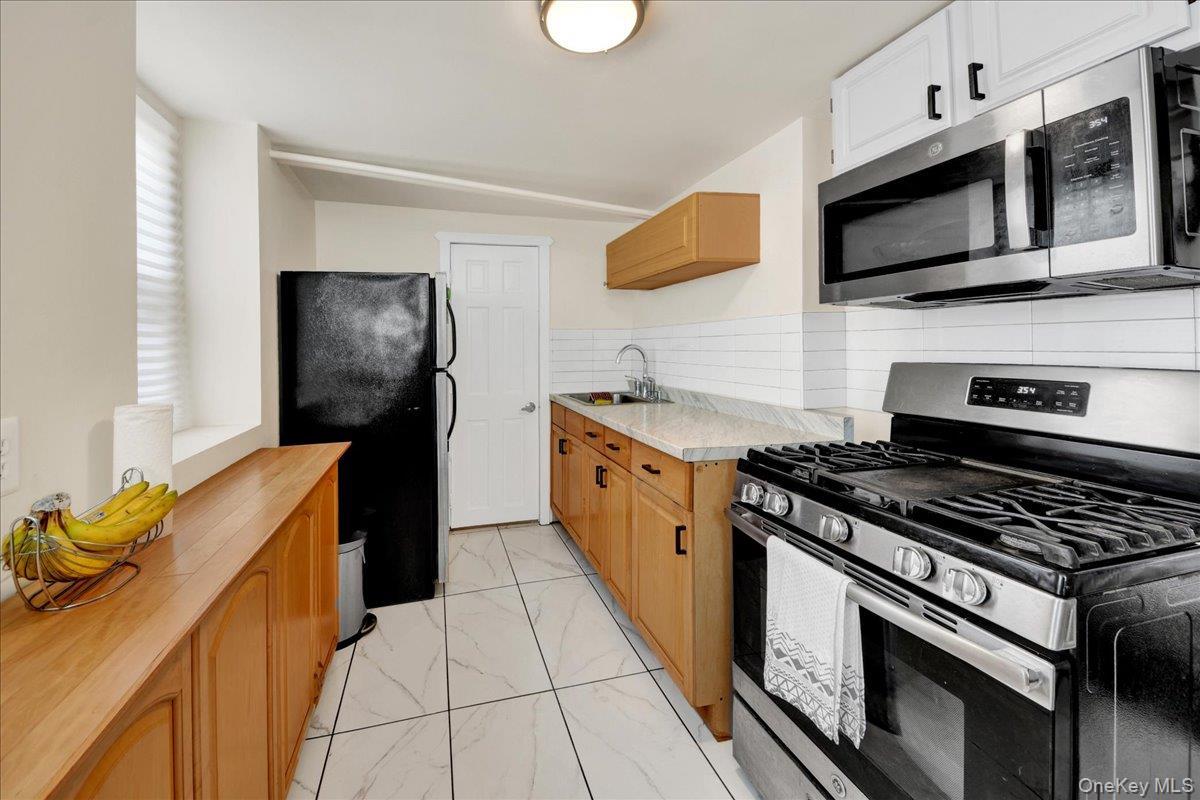 Single Family Carpenter  Bronx, NY 10470, MLS-997706-4