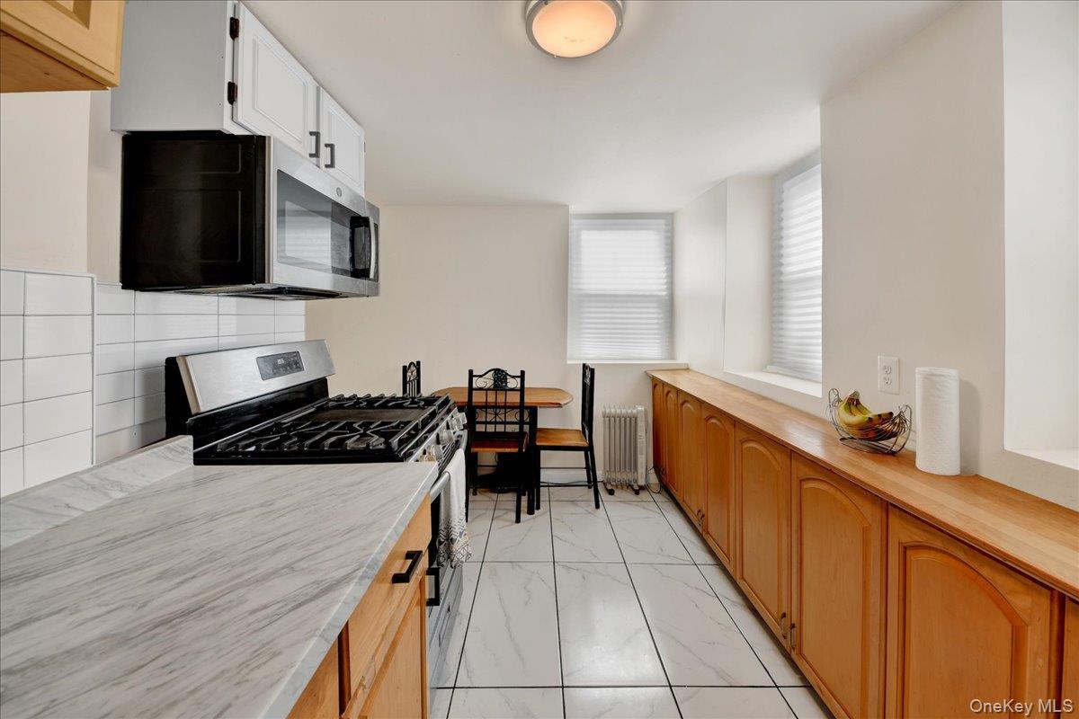 Single Family Carpenter  Bronx, NY 10470, MLS-997706-5