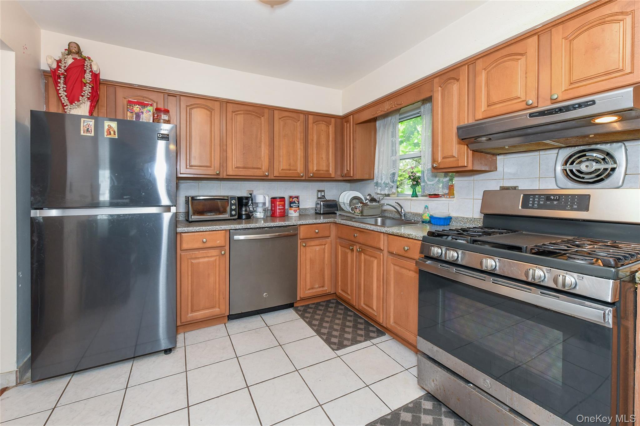 Single Family 90th Street  Queens, NY 11416, MLS-997714-11