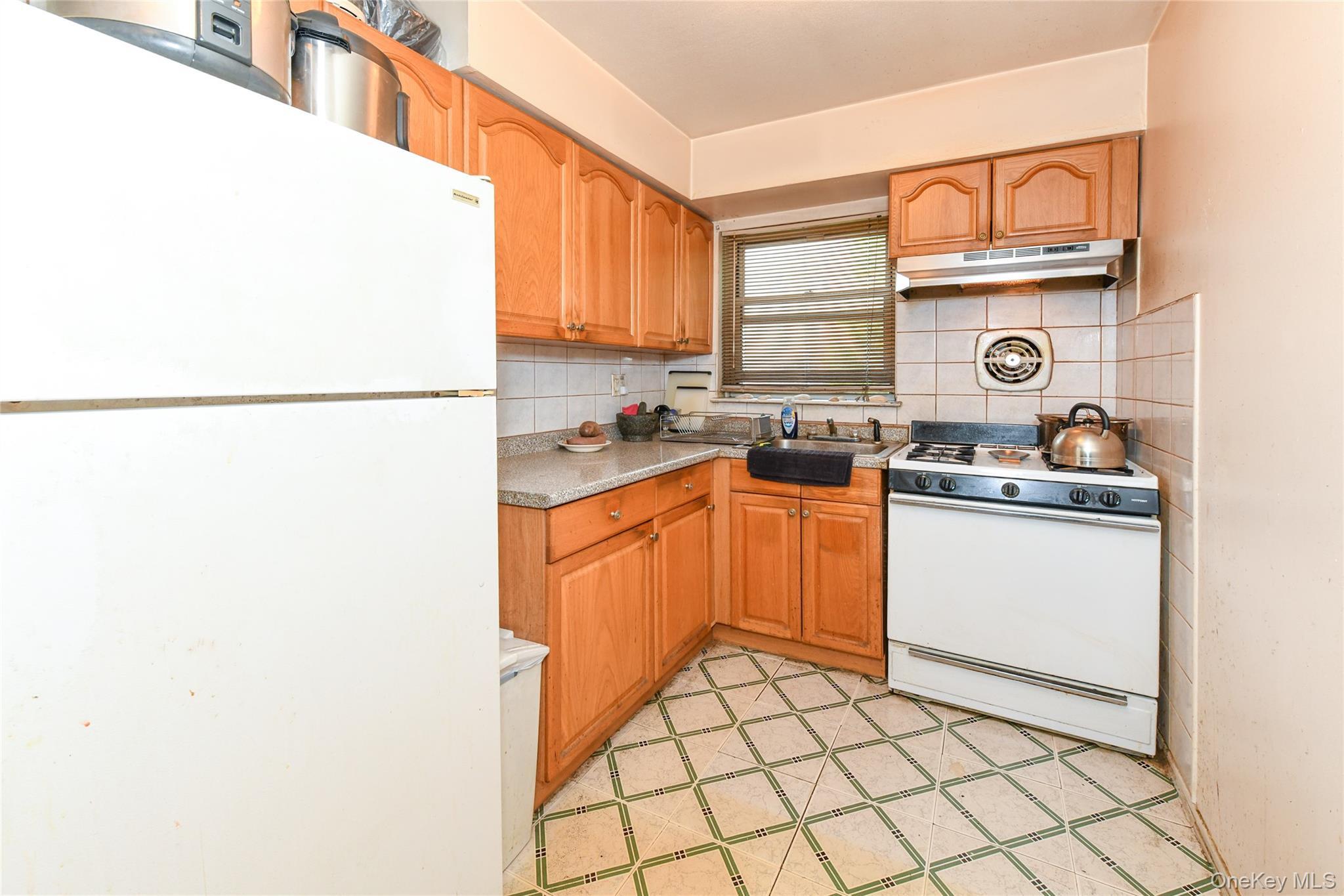 Single Family 90th Street  Queens, NY 11416, MLS-997714-22