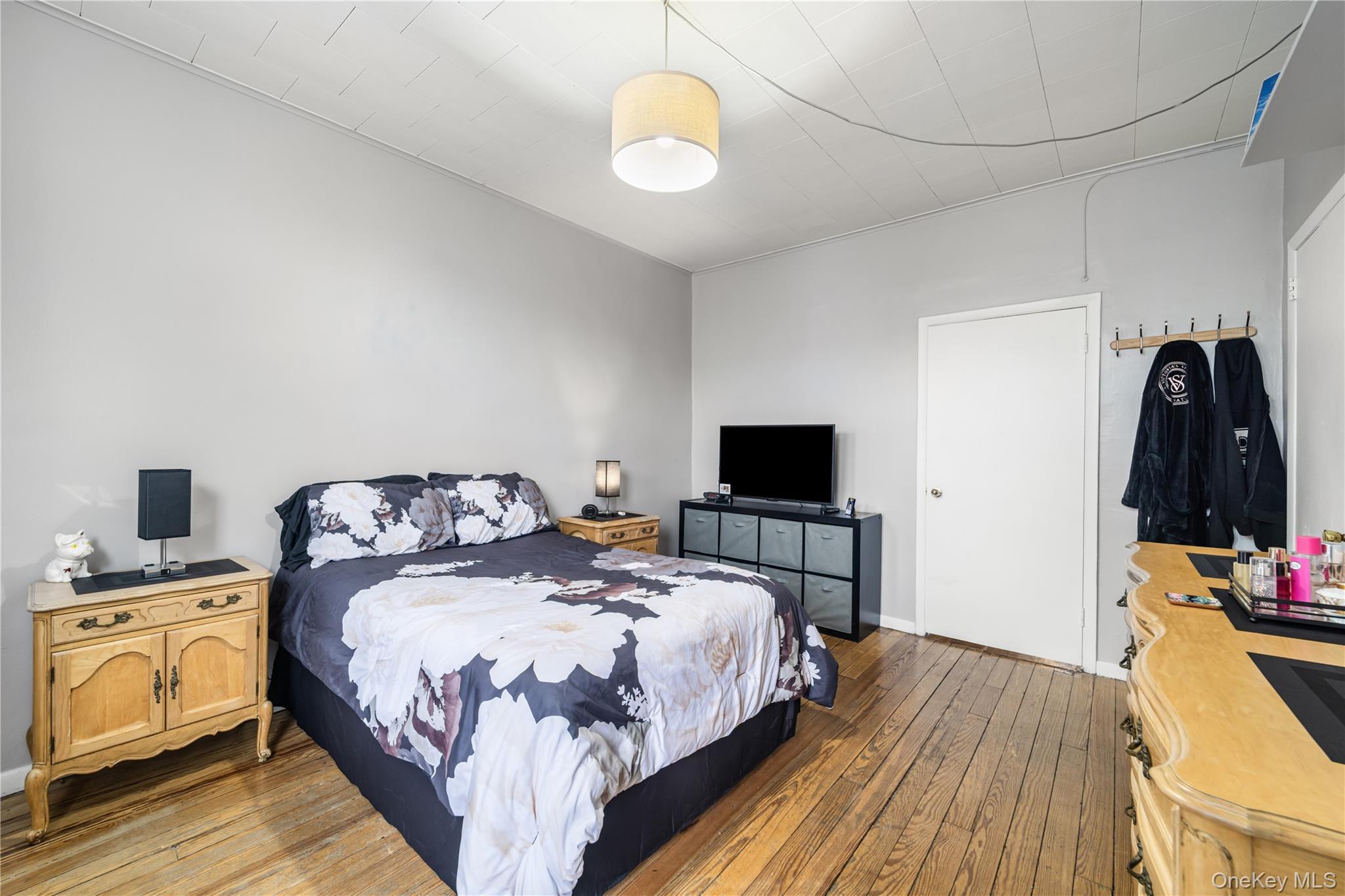 Single Family 69th Avenue Queens, NY 11385, MLS-997750-31