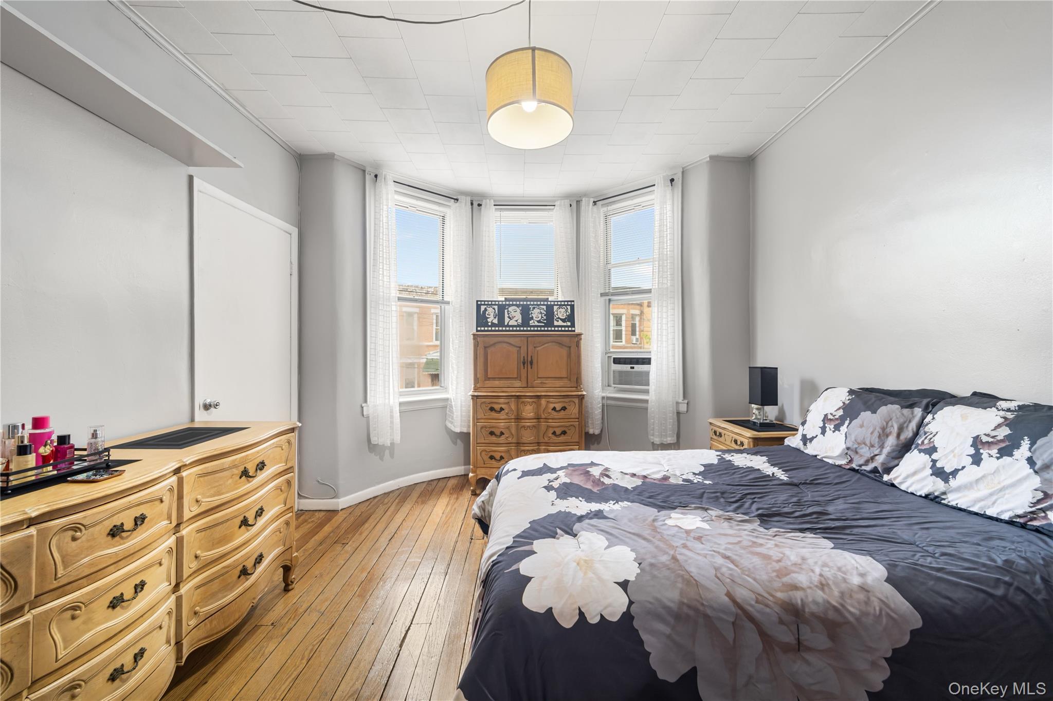 Single Family 69th Avenue Queens, NY 11385, MLS-997750-32