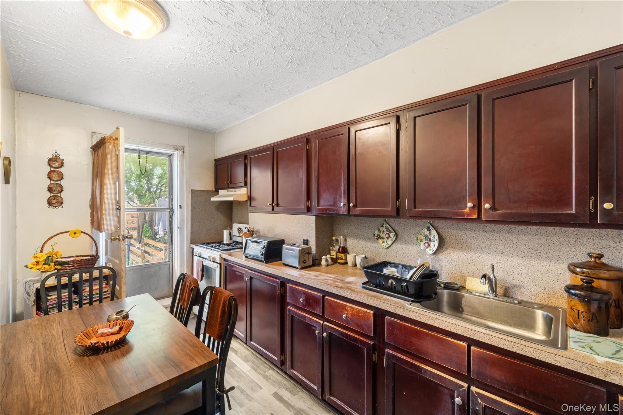 Single Family 69th Avenue Queens, NY 11385, MLS-997750-6