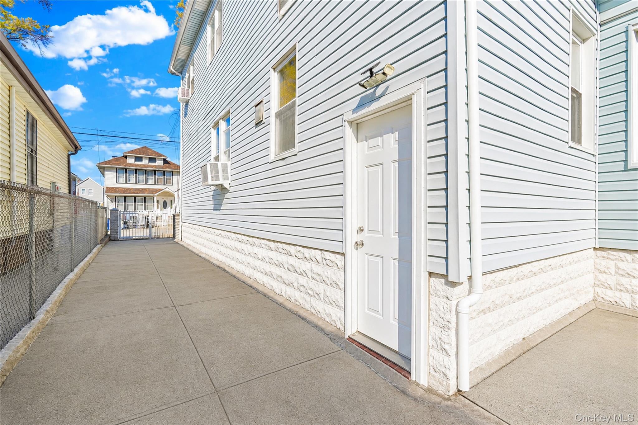 Single Family Street Queens, NY 11419, MLS-997758-36