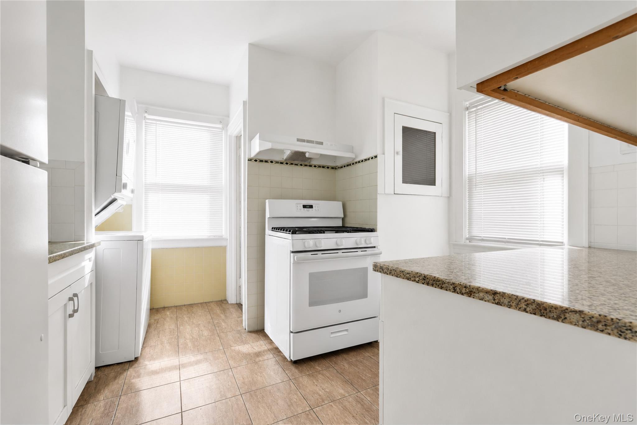 Single Family Street Queens, NY 11419, MLS-997758-6