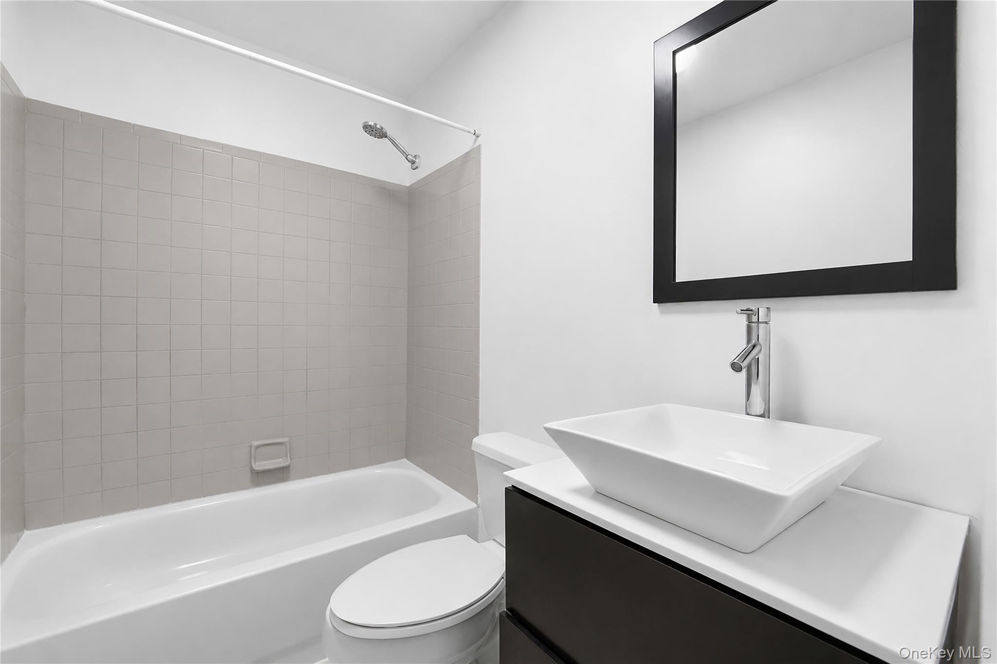 Single Family 117th  Manhattan, NY 10026, MLS-997761-22