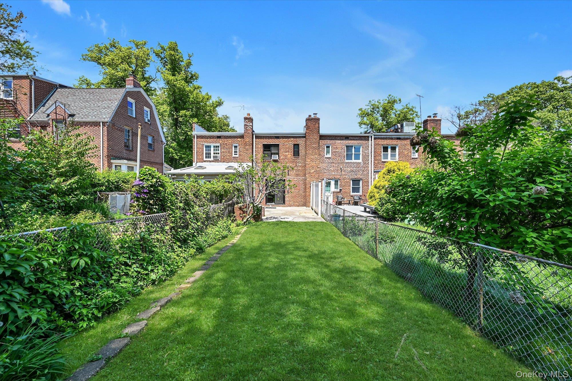 Single Family Powells Cove  Queens, NY 11357, MLS-997825-15