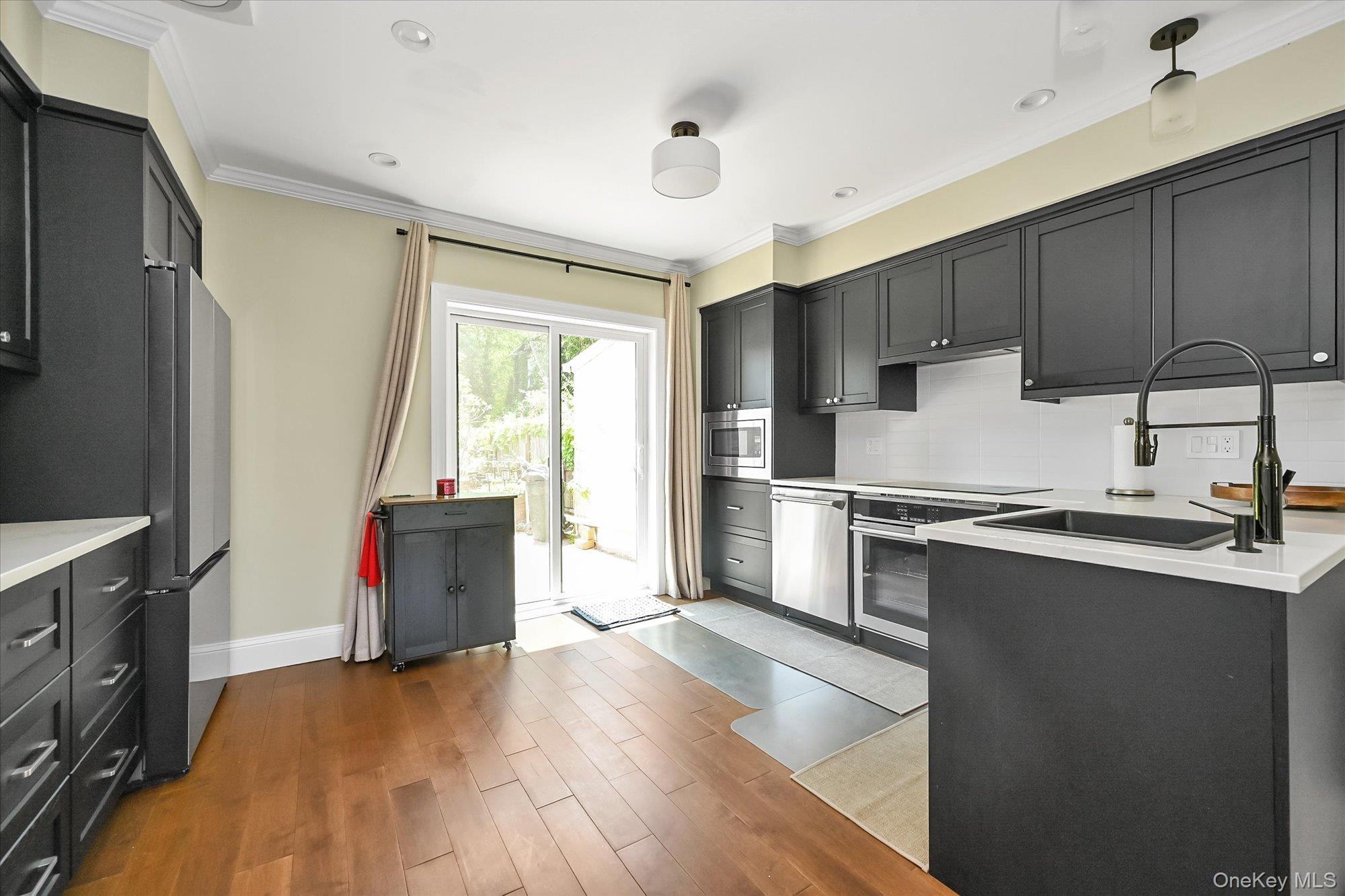 Single Family Powells Cove  Queens, NY 11357, MLS-997825-7