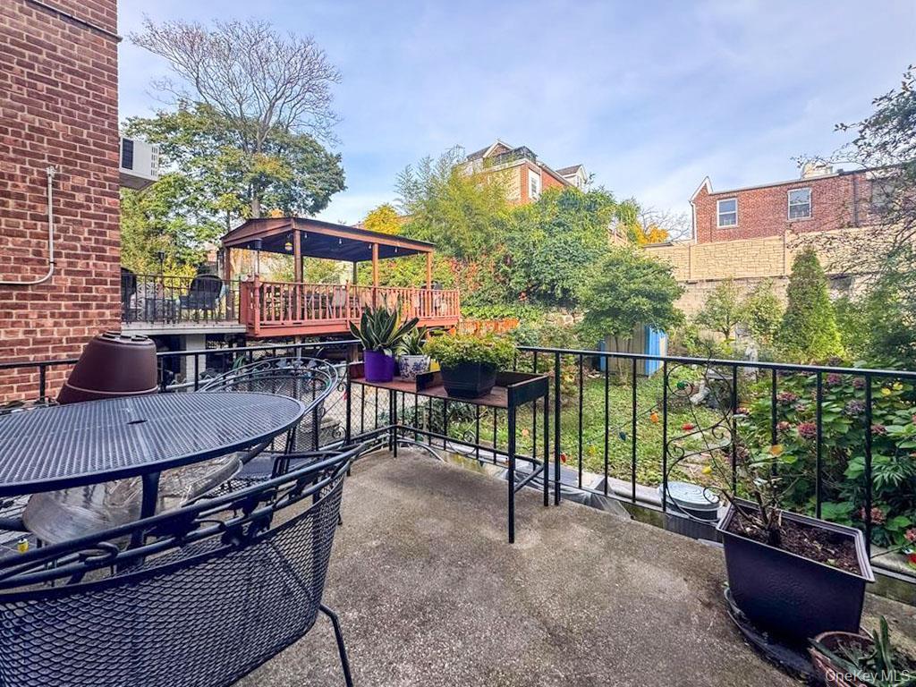 Single Family Morgan Bronx, NY 10469, MLS-997870-16