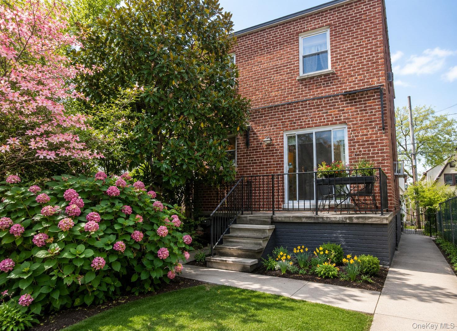 Single Family Morgan Bronx, NY 10469, MLS-997870-18