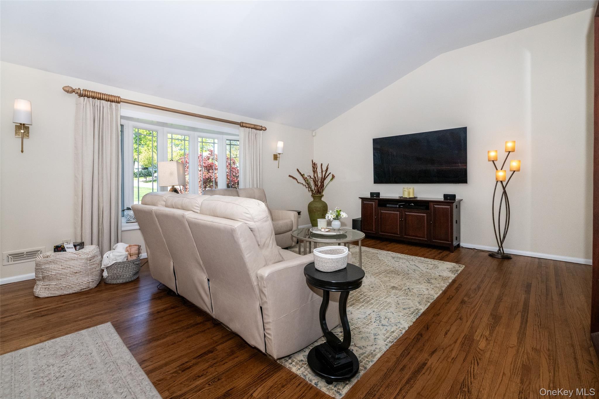 Single Family Lynns Way Westchester County, NY 10805, MLS-997891-6