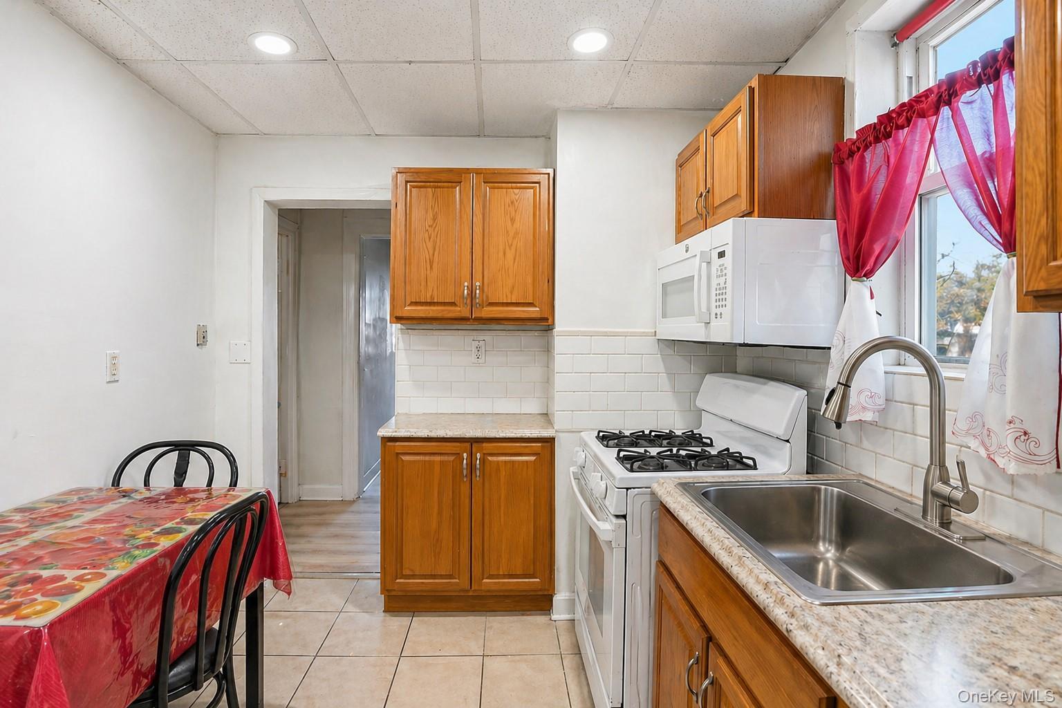 Single Family Nashville Queens, NY 11413, MLS-997909-10