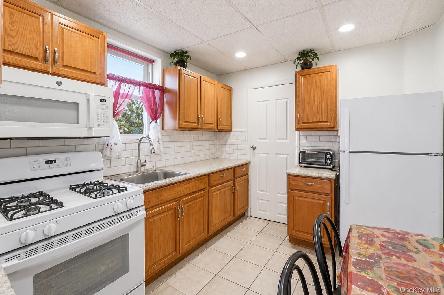 Single Family Nashville Queens, NY 11413, MLS-997909-11
