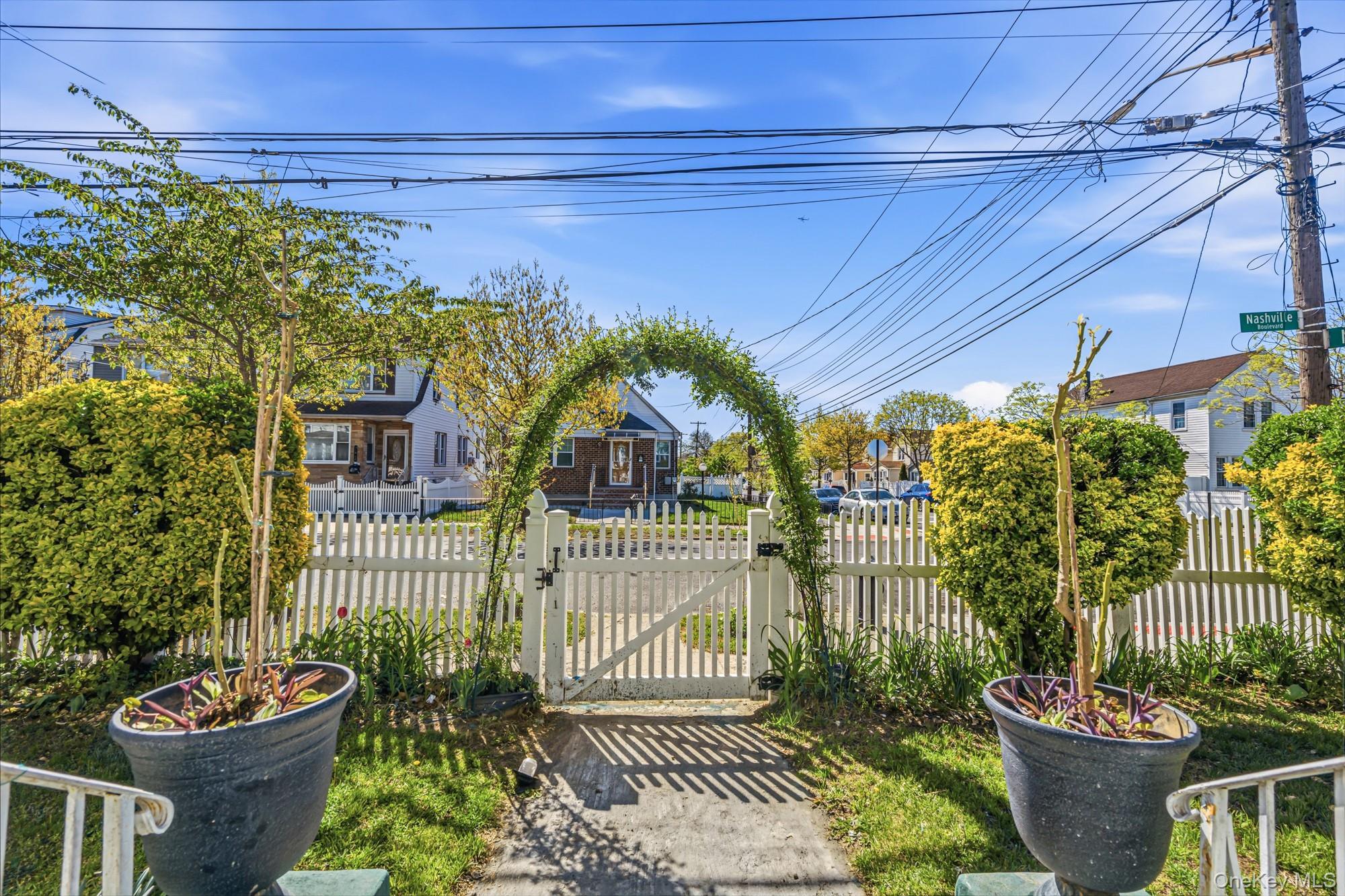 Single Family Nashville  Queens, NY 11413, MLS-997909-25
