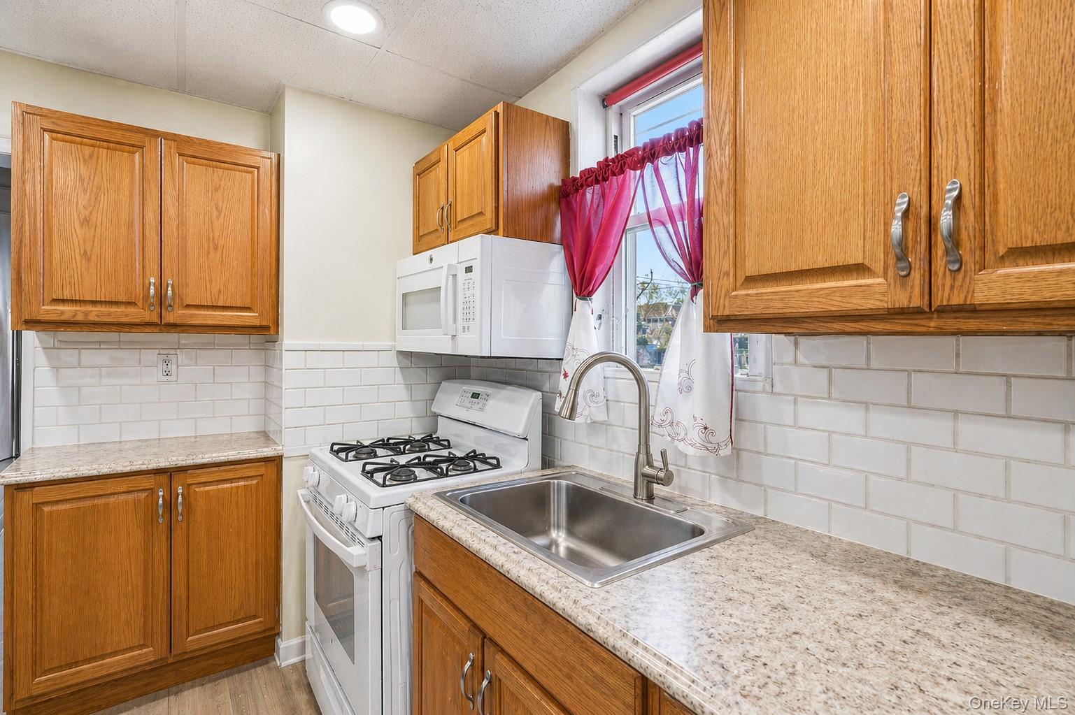 Single Family Nashville Queens, NY 11413, MLS-997909-9