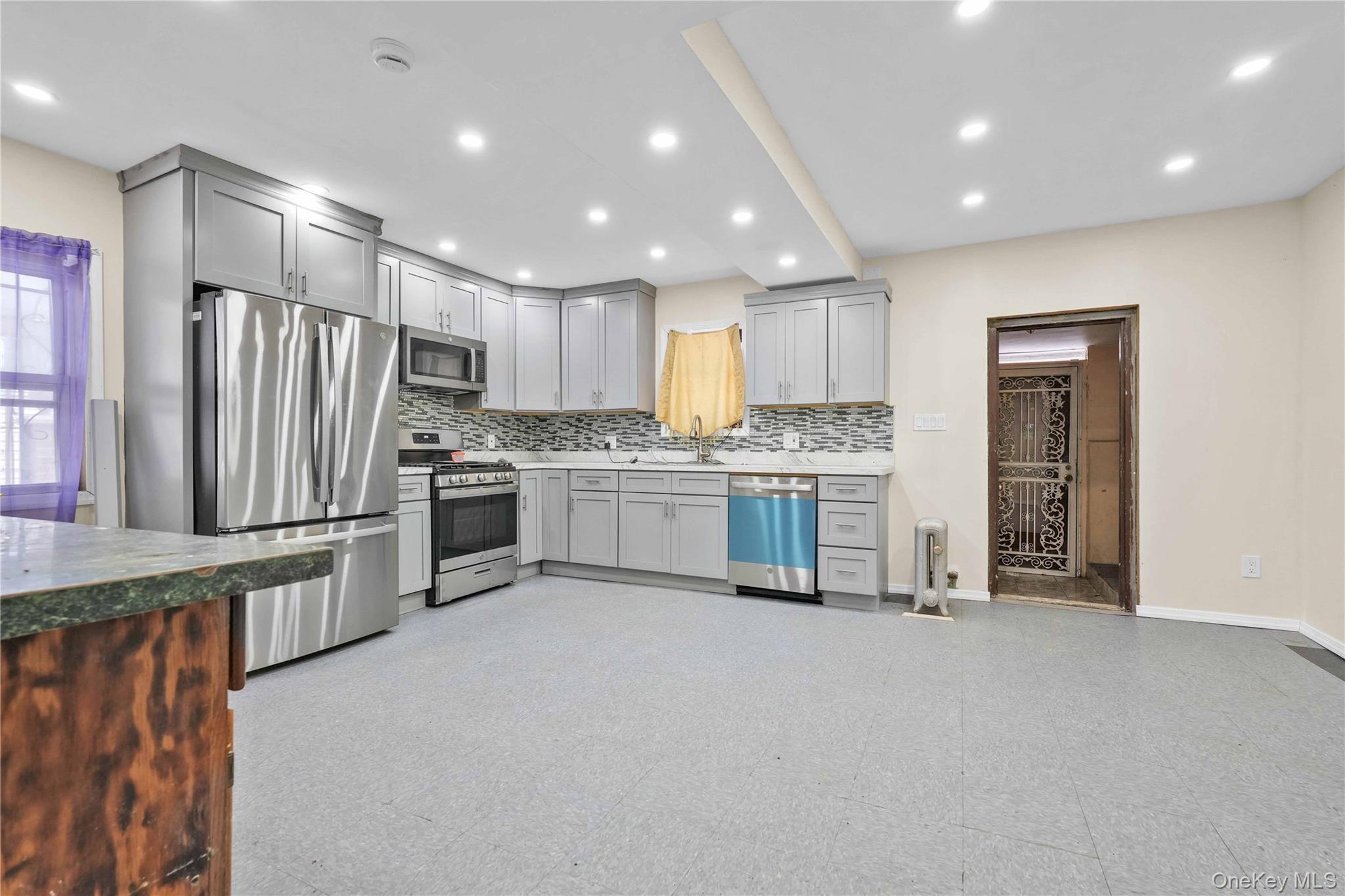 Single Family Elton Brooklyn, NY 11208, MLS-997913-4