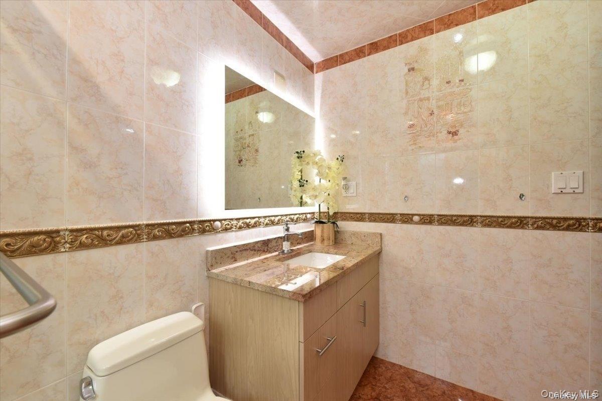 Single Family Edgerton Boulevard  Queens, NY 11432, MLS-997916-24