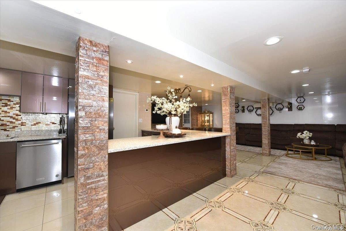 Single Family Edgerton Boulevard  Queens, NY 11432, MLS-997916-28