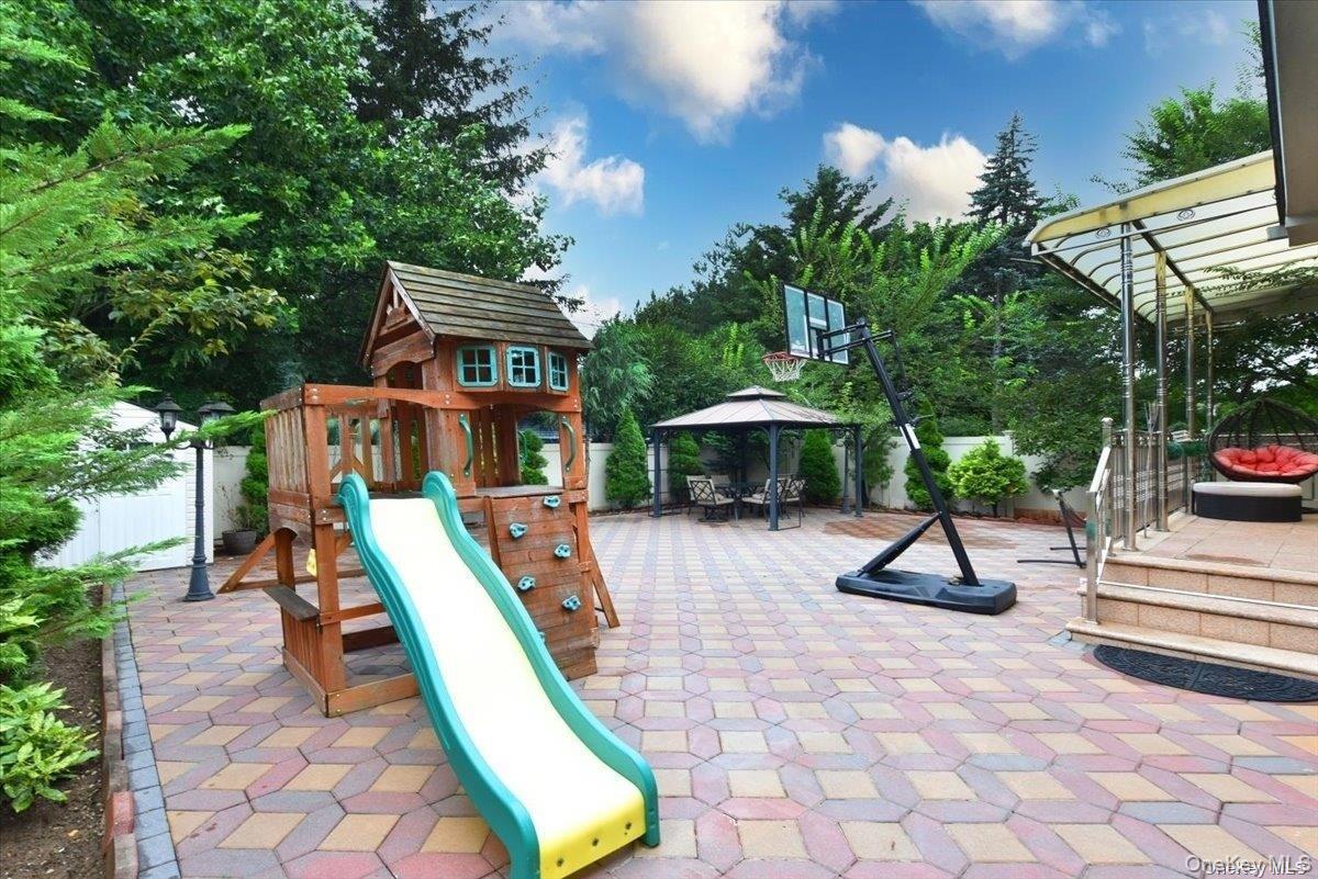 Single Family Edgerton Boulevard  Queens, NY 11432, MLS-997916-36