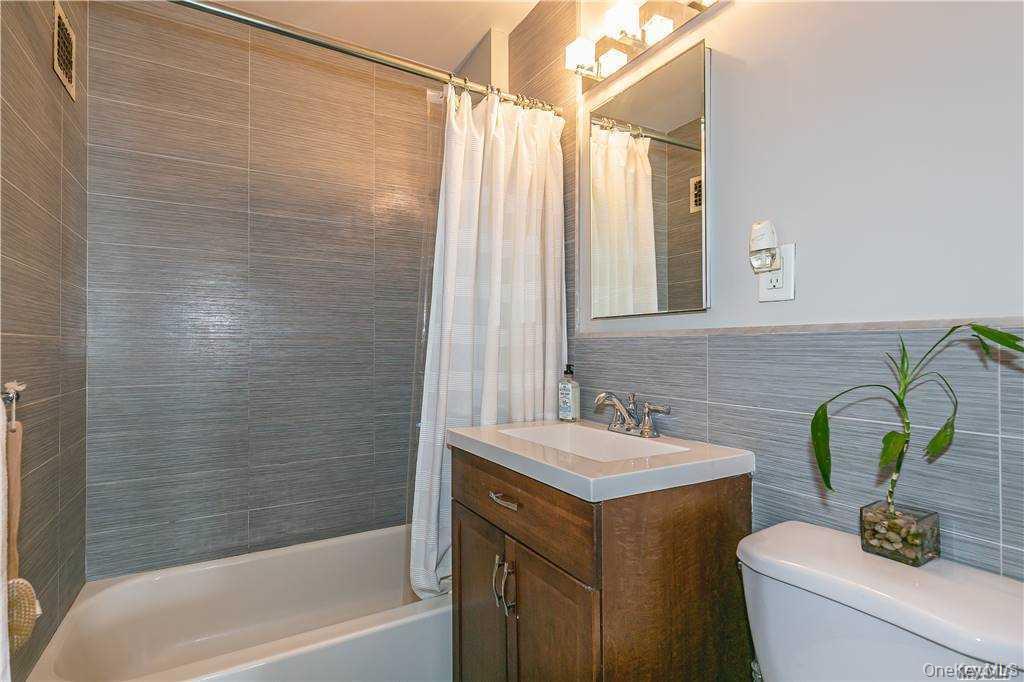 Apartment 83 Ave Queens, NY 11415, MLS-997919-15