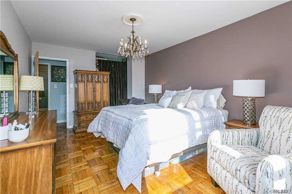 Apartment 83 Ave Queens, NY 11415, MLS-997919-17
