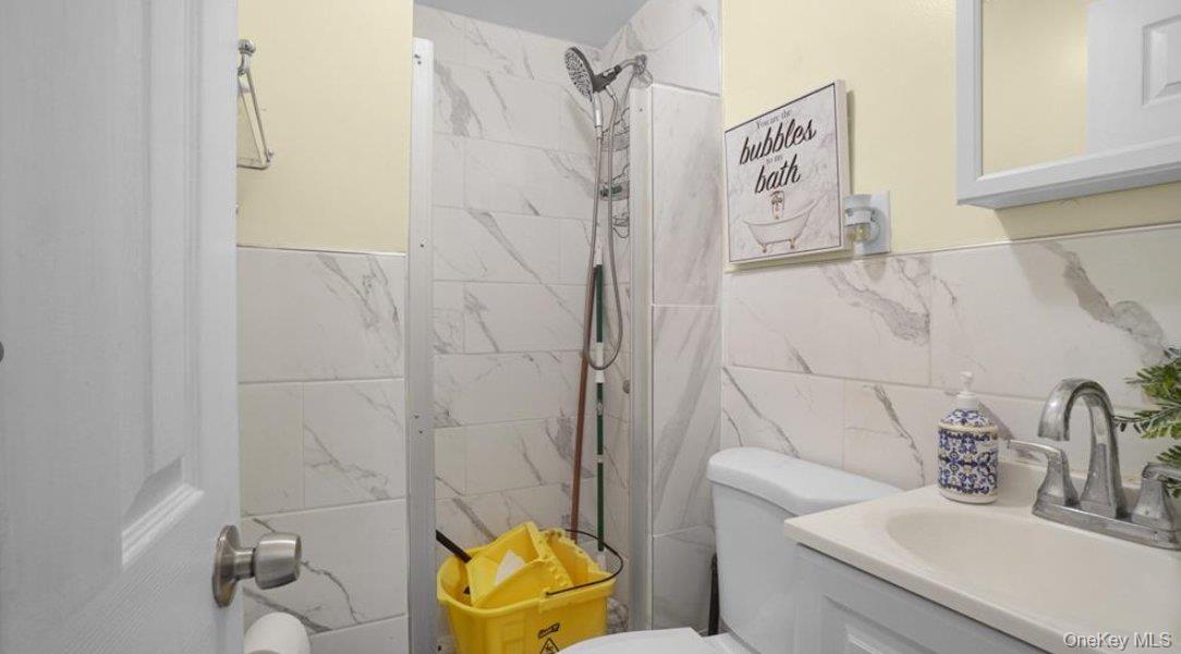Single Family Wheeler  Bronx, NY 10472, MLS-997920-10