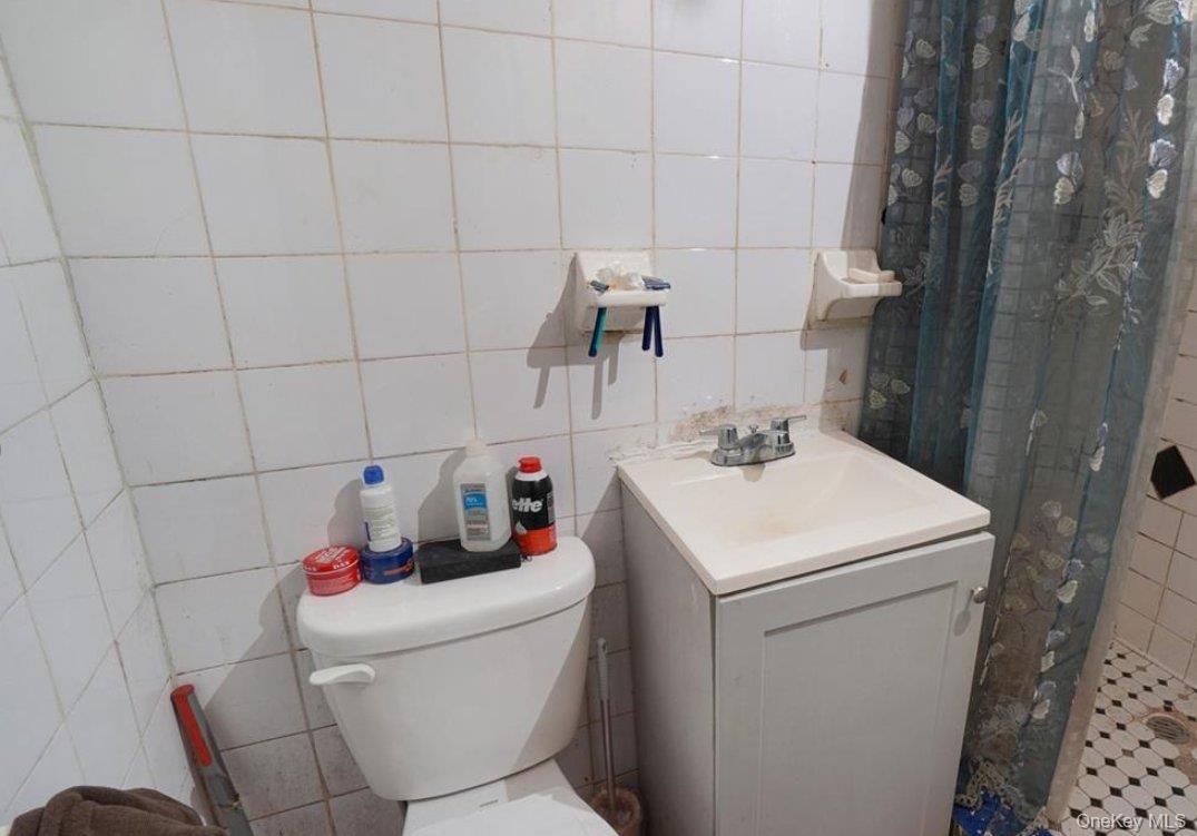 Single Family Wheeler  Bronx, NY 10472, MLS-997920-16