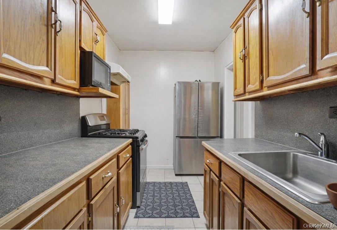 Single Family Wheeler  Bronx, NY 10472, MLS-997920-5