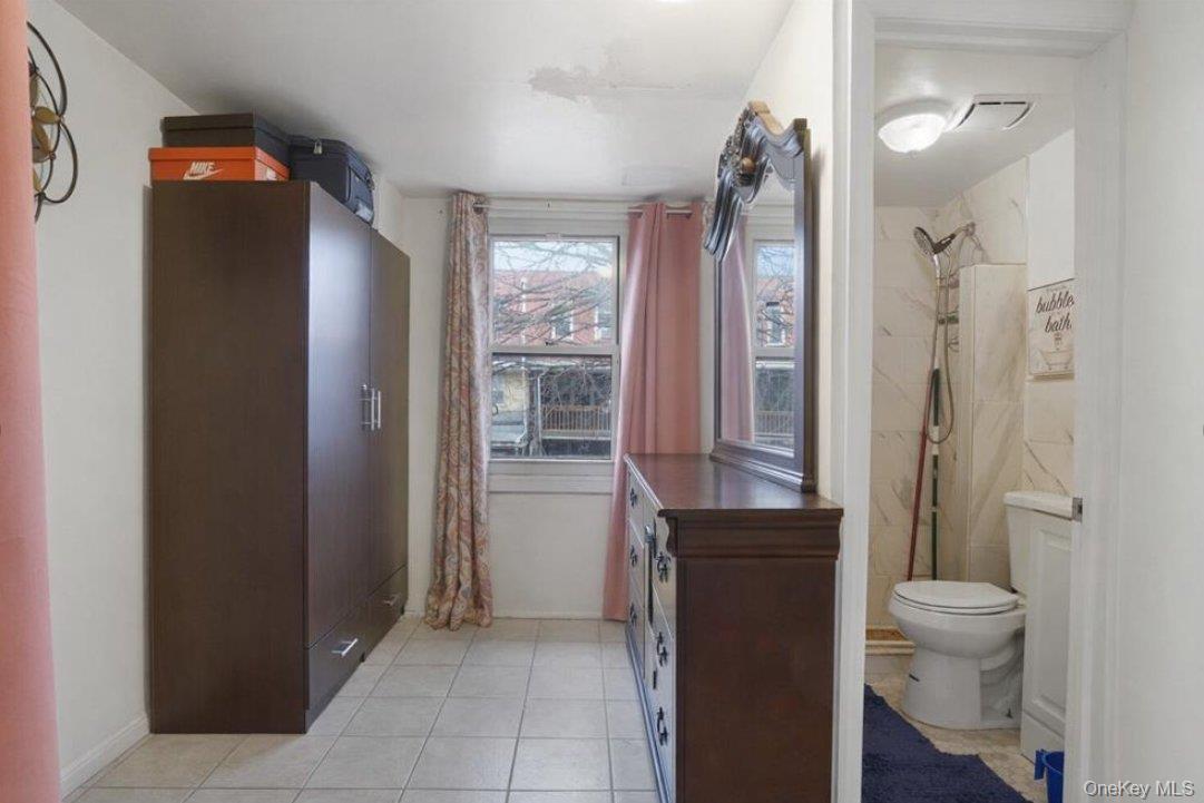 Single Family Wheeler  Bronx, NY 10472, MLS-997920-9