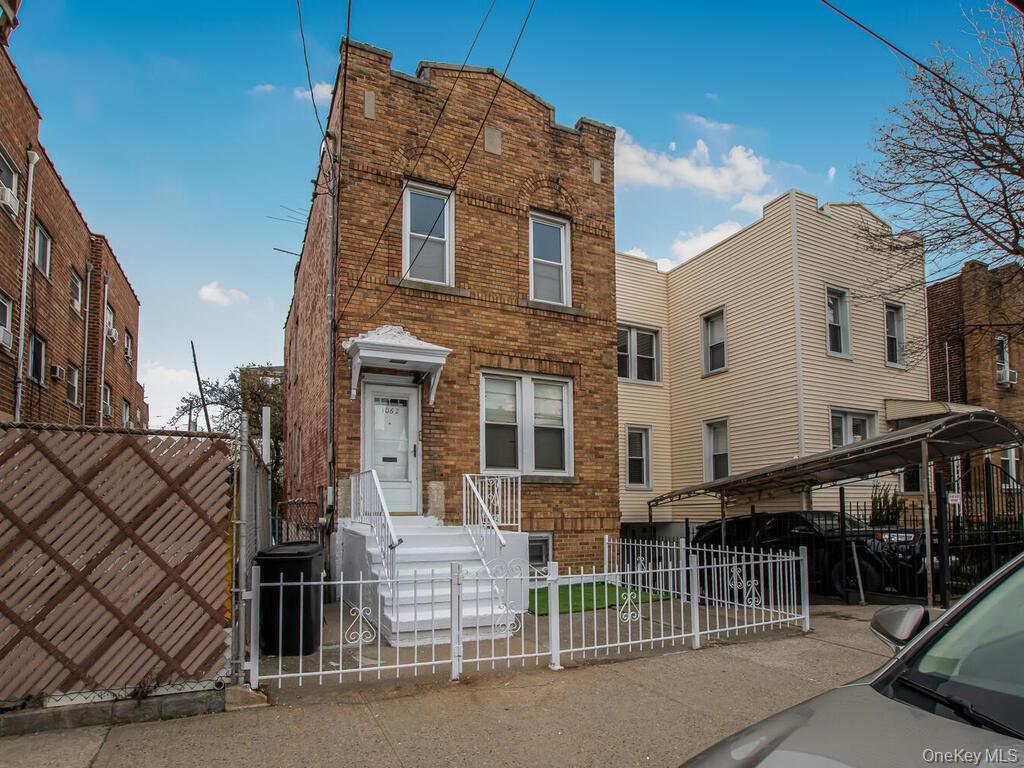 Single Family Calhoun  Bronx, NY 10465, MLS-997929-37