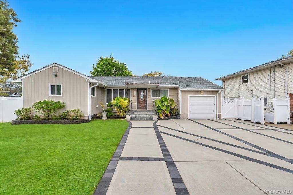 Single Family in Babylon - Remsen  Suffolk County, NY 11726