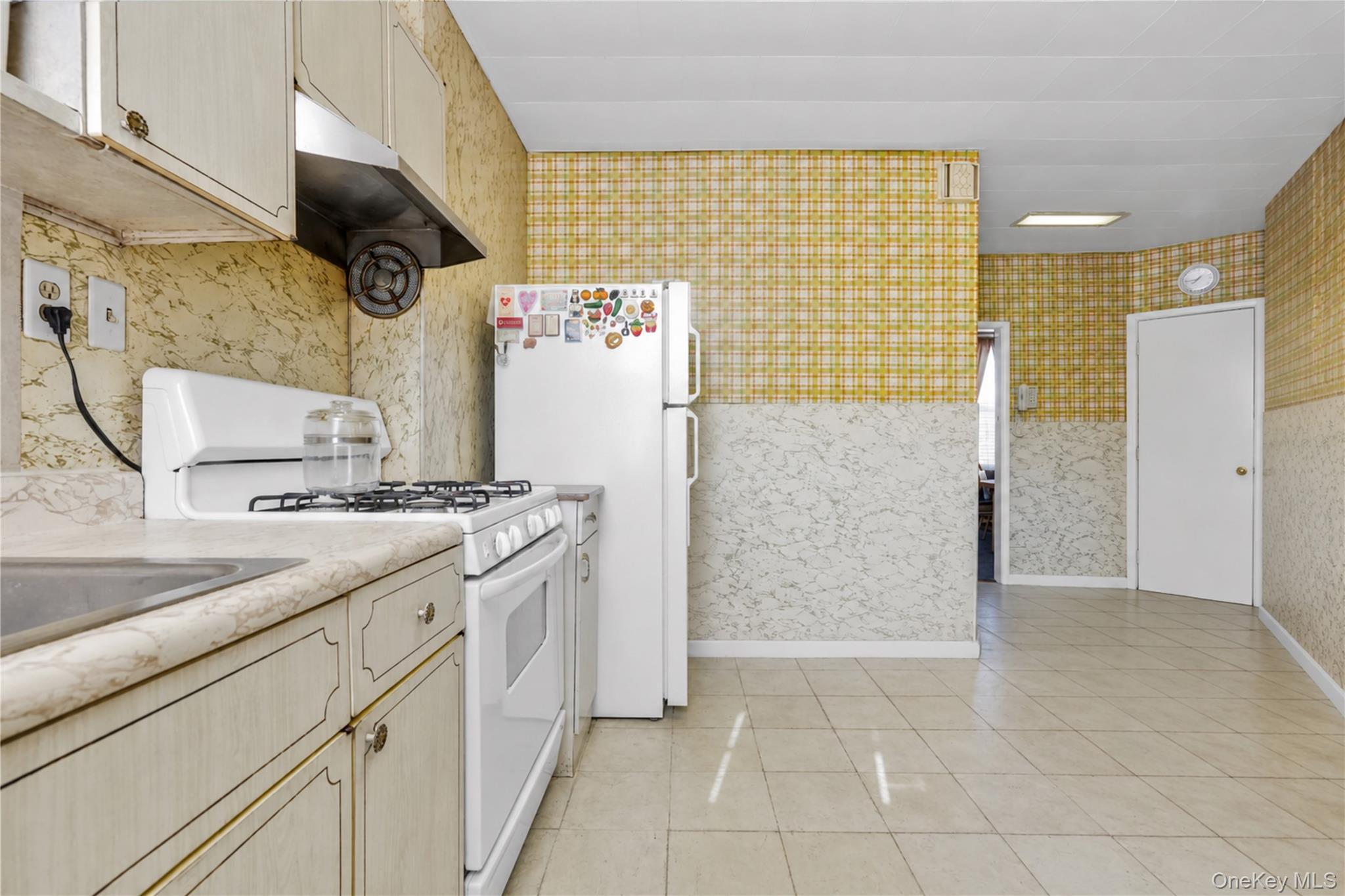 Single Family Newtown Queens, NY 11103, MLS-998030-12
