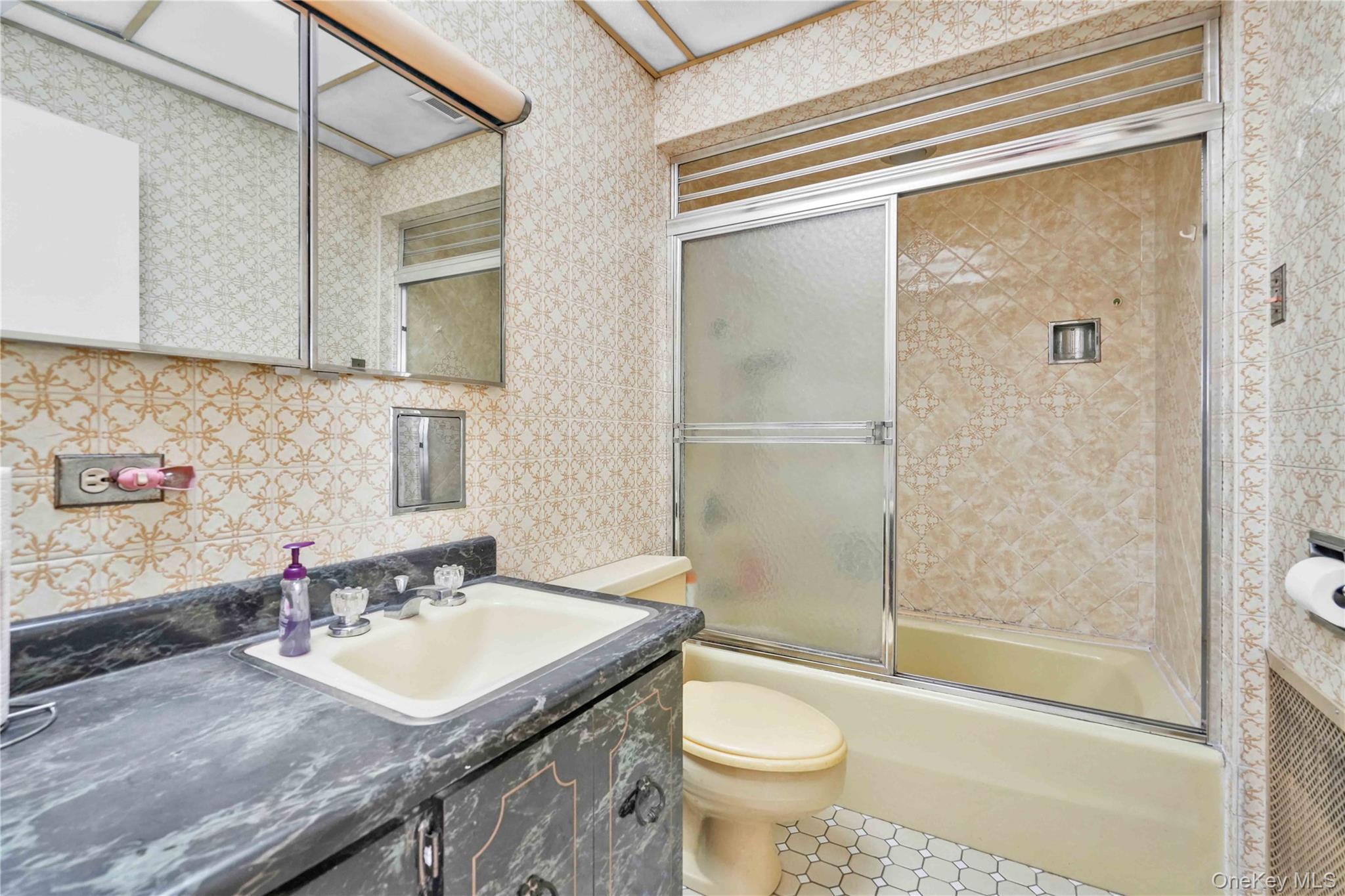 Single Family Newtown Queens, NY 11103, MLS-998030-13