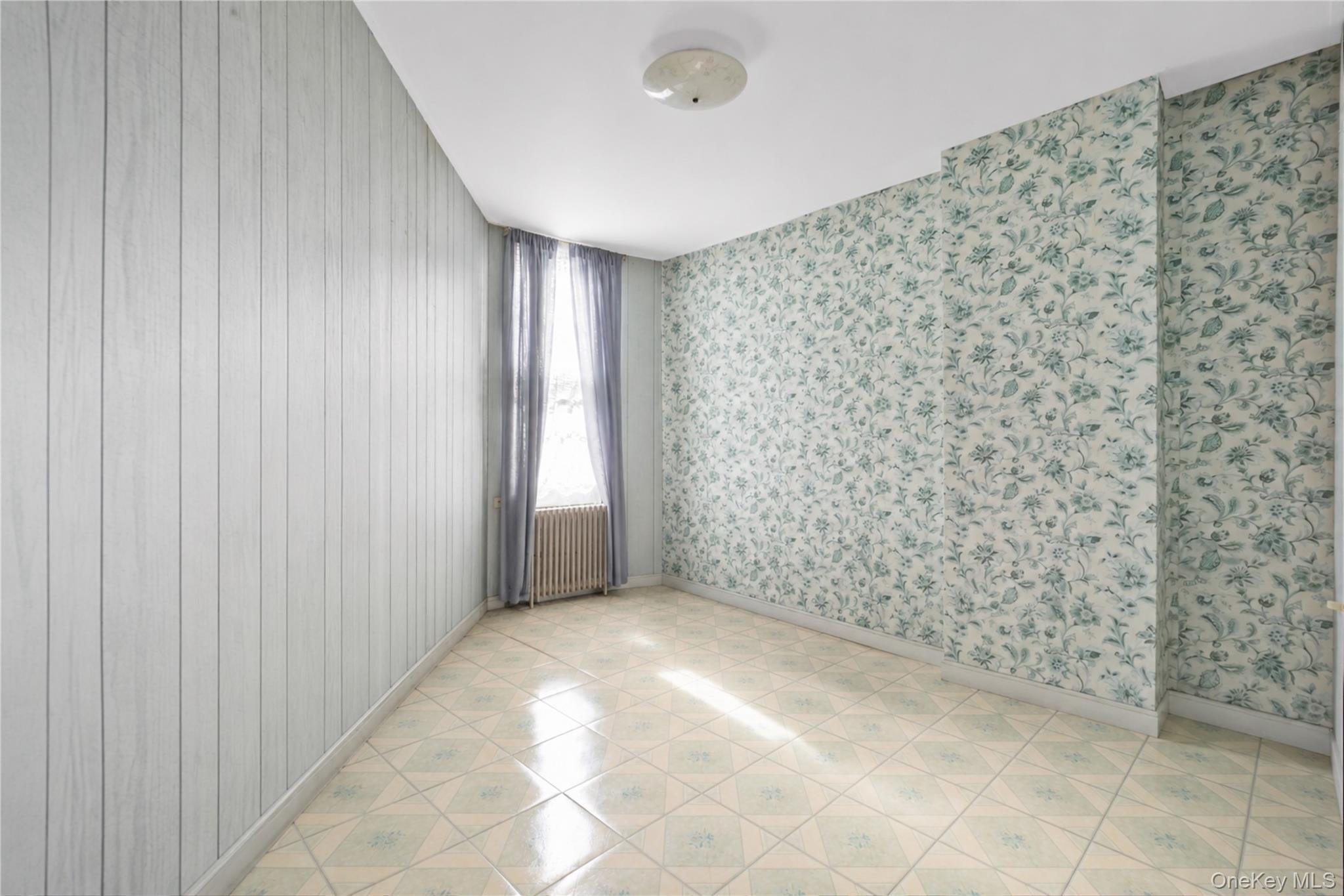 Single Family Newtown Queens, NY 11103, MLS-998030-20