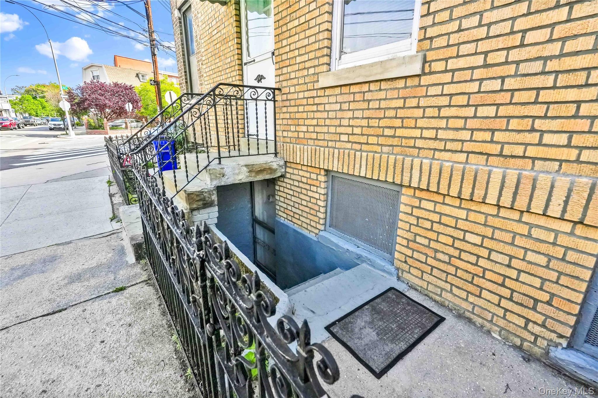 Single Family Newtown Queens, NY 11103, MLS-998030-22