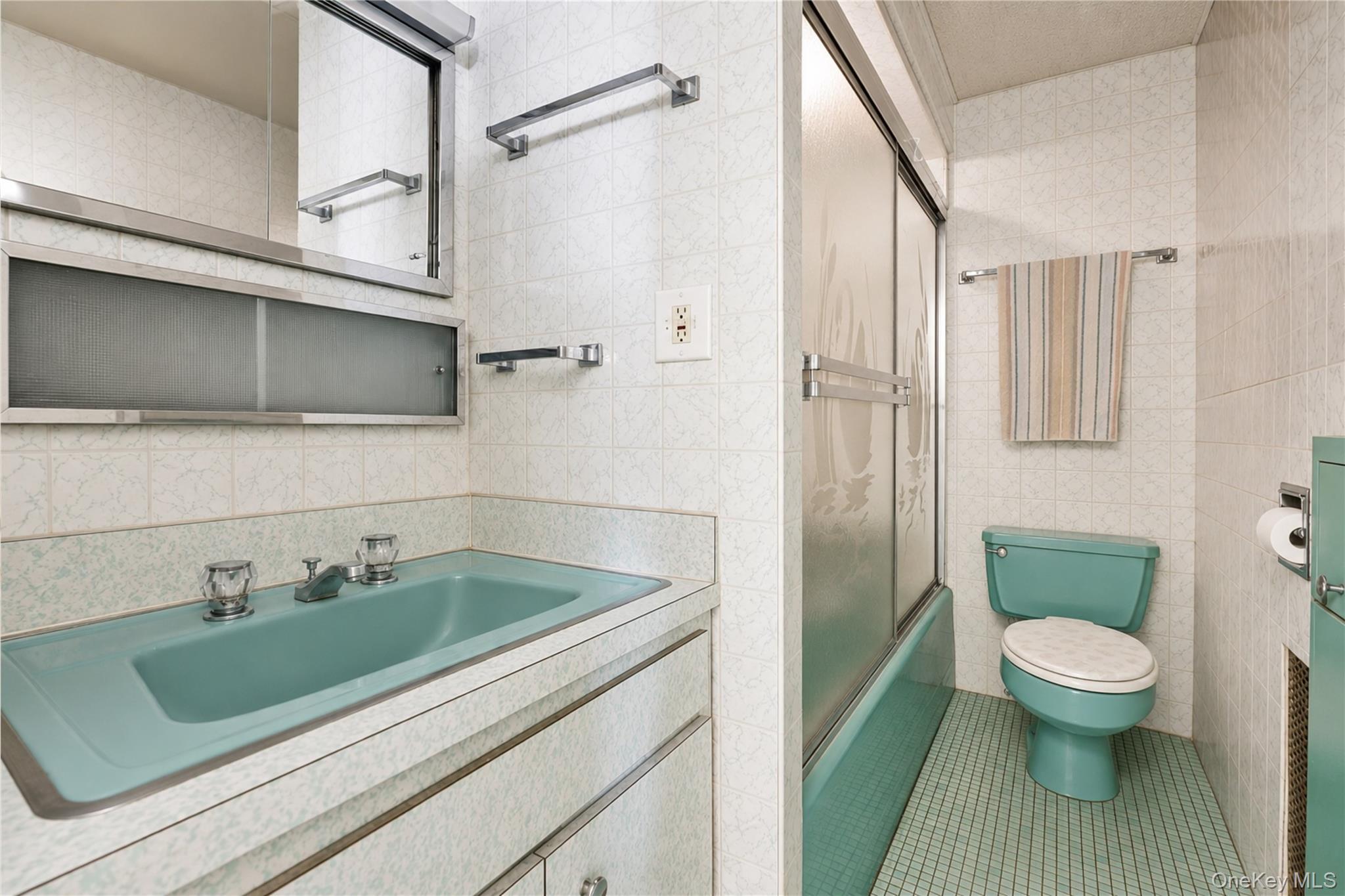 Single Family Newtown Queens, NY 11103, MLS-998030-9