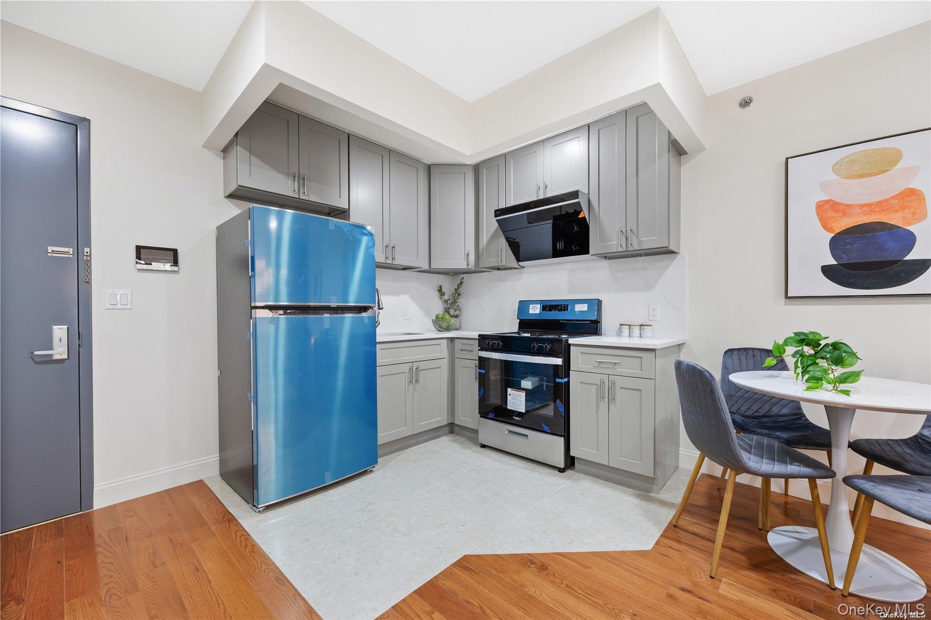 Condo Cherry  Queens, NY 11355, MLS-998057-24