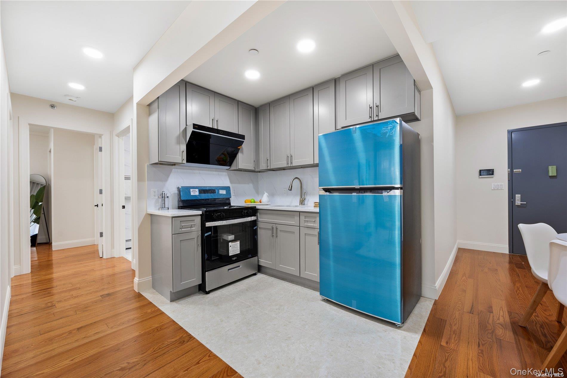 Condo Cherry  Queens, NY 11355, MLS-998057-5