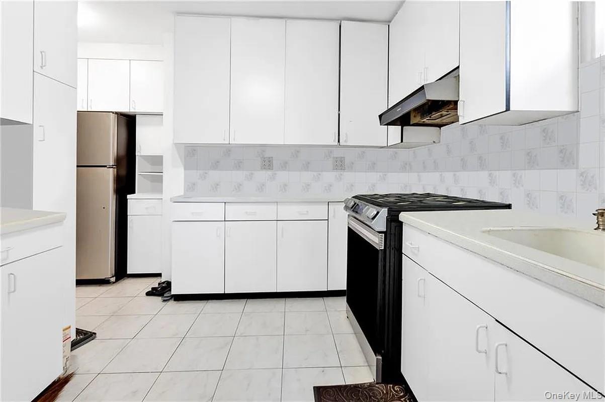 Coop Ocean Brooklyn, NY 11235, MLS-998082-10