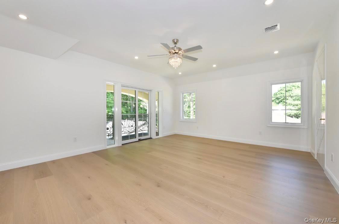 Single Family Parkway Drive  Nassau County, NY 11577, MLS-998133-28
