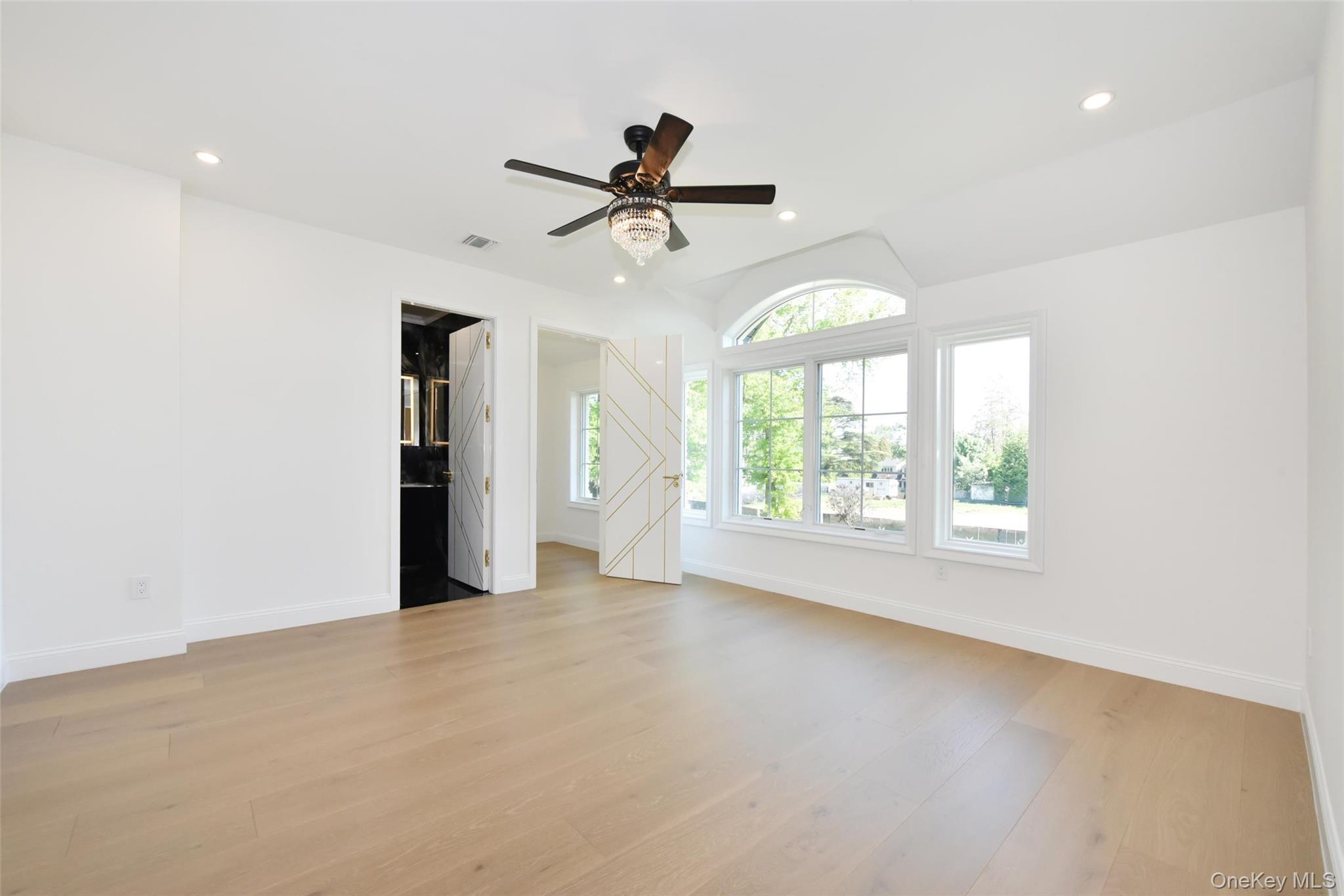Single Family Parkway Drive  Nassau County, NY 11577, MLS-998133-33