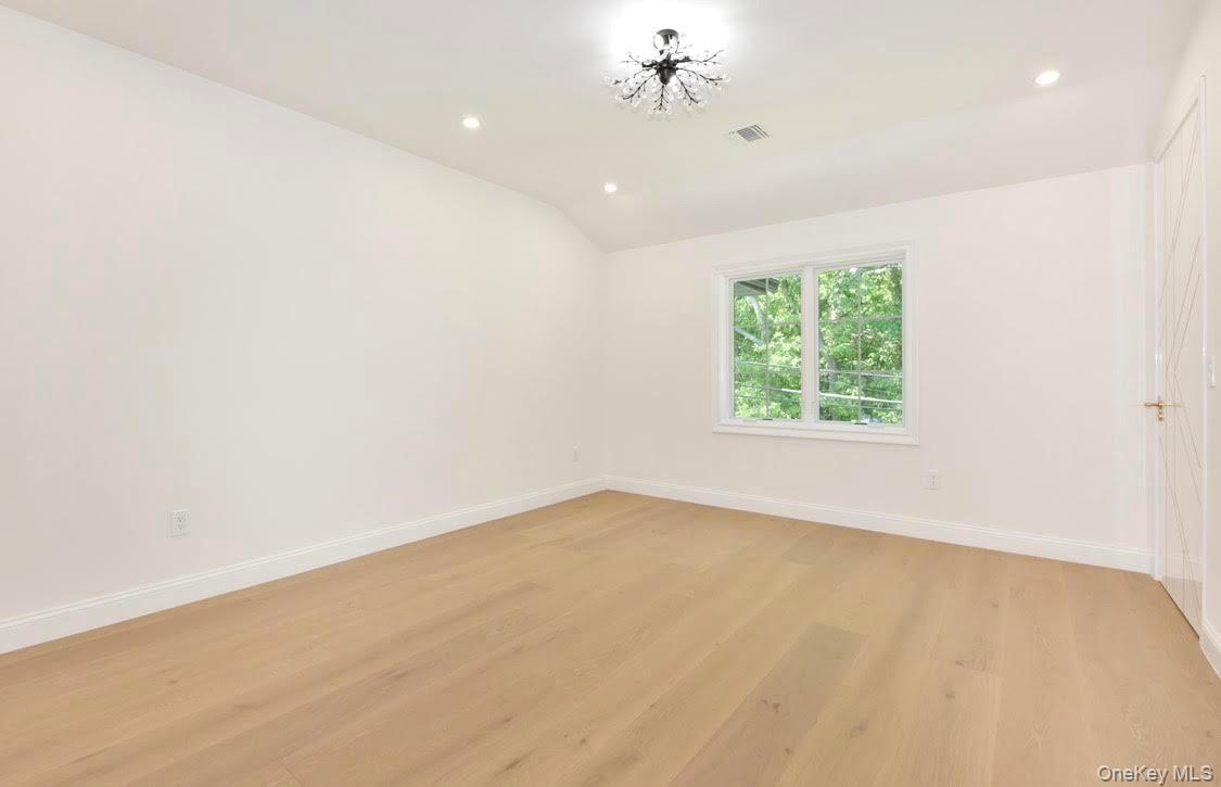 Single Family Parkway Drive  Nassau County, NY 11577, MLS-998133-38
