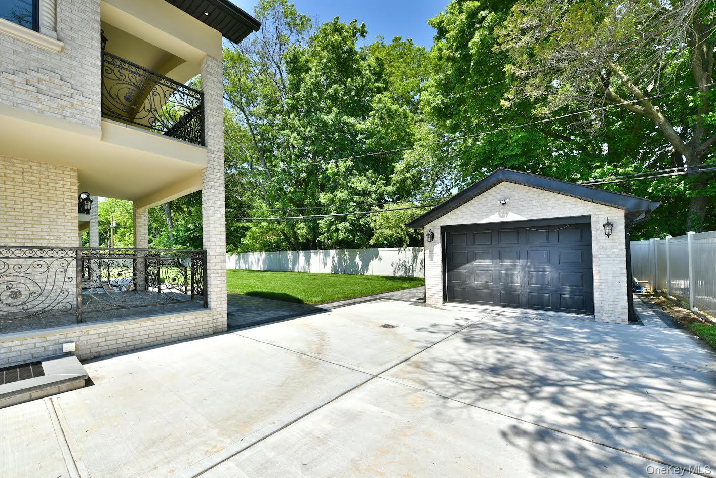 Single Family Parkway Drive  Nassau County, NY 11577, MLS-998133-49