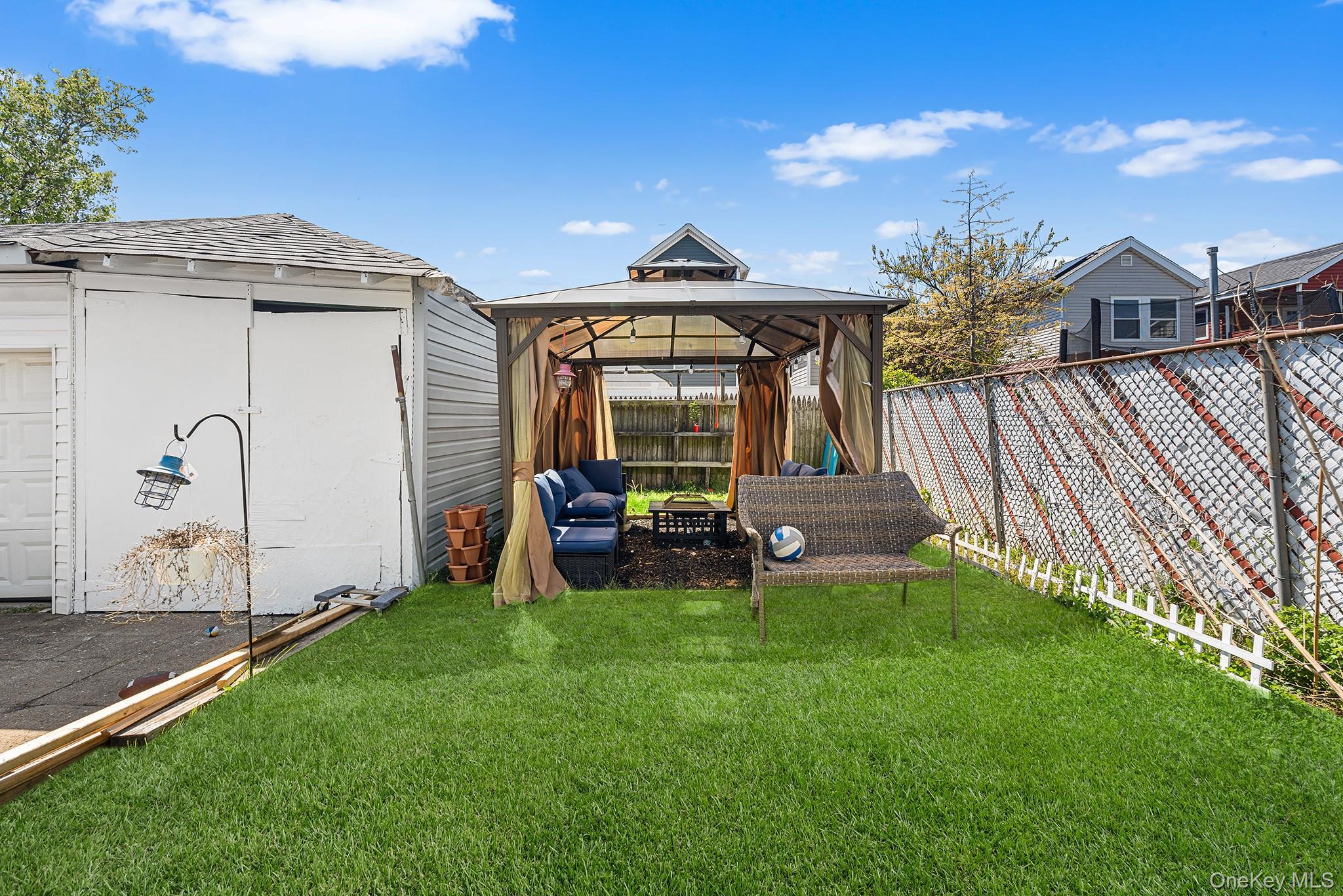 Single Family Beach 46th Queens, NY 11691, MLS-998146-12