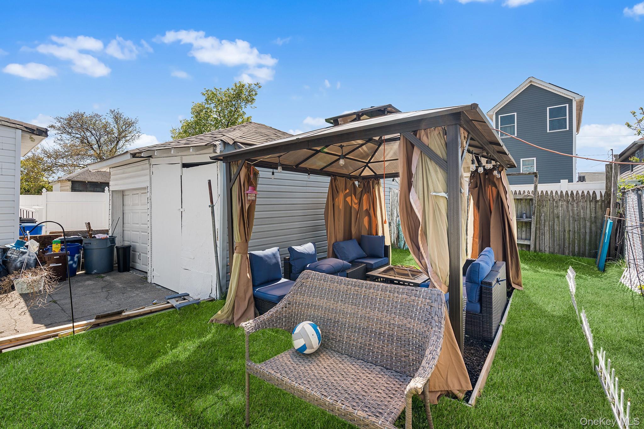 Single Family Beach 46th Queens, NY 11691, MLS-998146-15